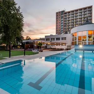 https://kur-wellness-hotel-baratsag.hotels-hajduszoboszlo-hungary.com