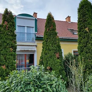 Apartament Korteszirom, Eger