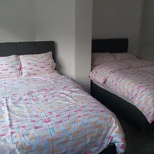 https://sint-pieters-station-rooms.hotelsghent.com